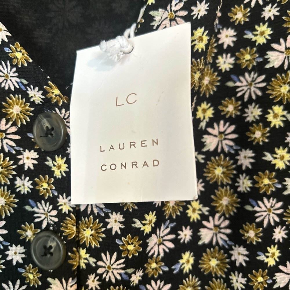 LC Lauren Conrad Black Floral Short-Sleeve V-Neck Dress - Picture 4 of 10